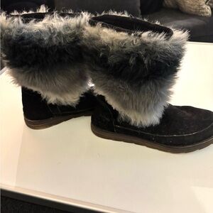 Rocket Dog Black and Gray Fur Winter Boots